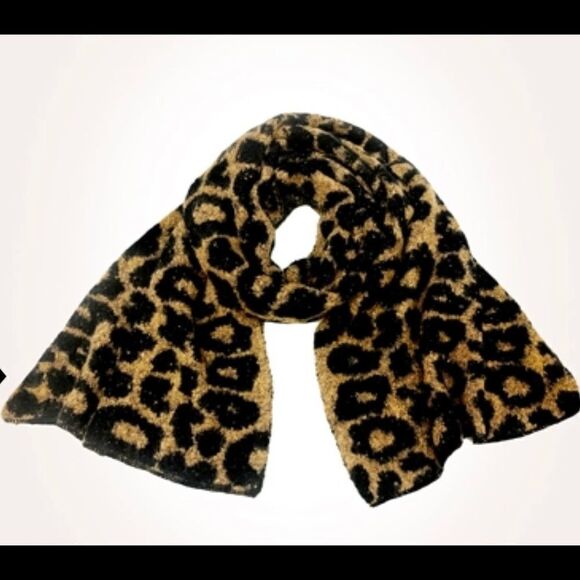 Kenzie NWT Leopard Scarf   - Picture 1 of 2